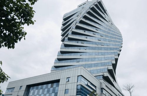 廈門超奇葩建筑,造型扭曲至今仍未使用,被評 嘩眾取寵